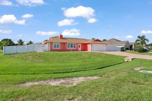 402 SW Seaflower Terrace, Port Saint Lucie, FL 34984 - MLS#R11106688