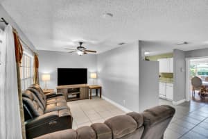 5402 Shannon Drive, Fort Pierce, FL 34951 - MLS#R11106738