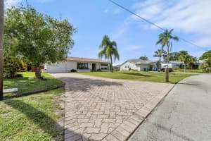 1075 SE Coral Reef Street, Port Saint Lucie, FL 34983 - MLS#R11106773