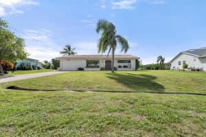 1075 SE Coral Reef Street, Port Saint Lucie, FL 34983 - MLS#R11106773