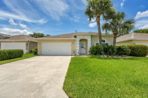 2468 Se Springtree Place, Stuart
