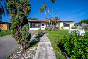 320 S 12th Street, Lantana, FL 33462 Sold 08/01/25
