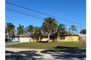 2351 SE Maize Street, Port Saint Lucie, FL 34952 - MLS#R11106834