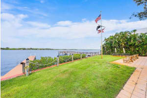 1980 Sw Palm City Road H, Stuart