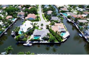 830 Ne Boca Bay Colony Drive, Boca Raton