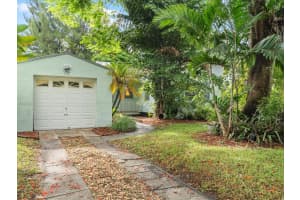 125 South Drive, Miami Springs, FL 33166 Sold 08/21/25