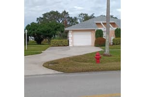 210 N Grove Isle Circle, Vero Beach, FL 32962 - MLS#R11107073