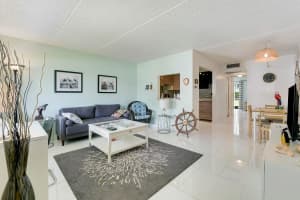 3000 Springdale Boulevard V111, Palm Springs