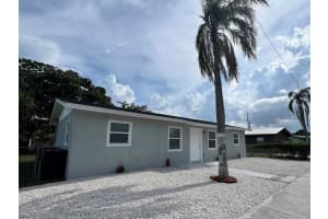 2801 Ave Q, Fort Pierce, FL 34947 - MLS#R11107115