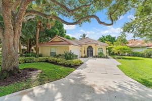 216 E Tall Oaks Circle, Palm Beach Gardens, FL 33410 - MLS#R11107129
