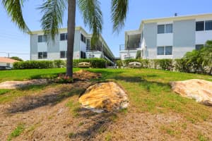 302 Lake Osborne Drive 4, Lake Worth Beach, FL 33461 - MLS#R11107151
