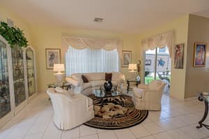 618 SW Lake Charles Circle, Port St Lucie, FL 34986 - MLS#R11107215
