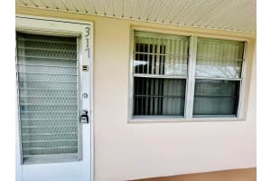 317 Windsor N, West Palm Beach, FL 33417 - MLS#R11107241