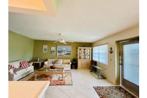 317 Windsor N, West Palm Beach, FL 33417 - MLS#R11107241