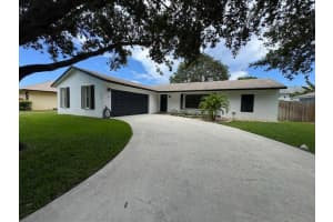 4392 Colette Drive, Tequesta
