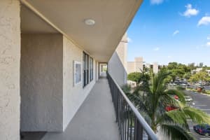 13 Royal Palm Way 5020, Boca Raton