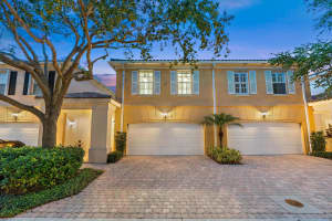 17 Oakleaf Court, Tequesta
