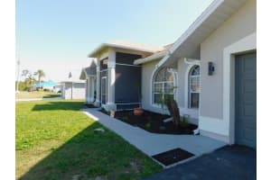 680 Manhattan Street E, Lehigh Acres, FL 33974 - MLS#R11107536