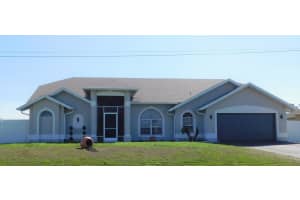 680 Manhattan Street E, Lehigh Acres, FL 33974 - MLS#R11107536