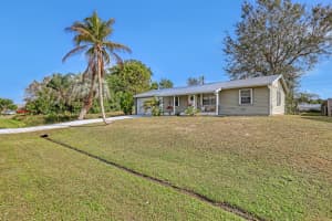 1925 SW Idaho Lane, Port Saint Lucie, FL 34984 - MLS#R11107544
