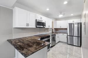 146 Lake Evelyn Drive, West Palm Beach, FL 33411 - MLS#R11107547