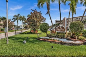 2077 Guildford E, Boca Raton