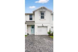 5696 Se Edgewater Circle, Stuart