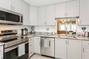 882 Worcester Lane, Lake Worth, FL 33467 - MLS#R11107604