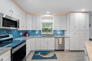372 SE Oakridge Drive, Port St Lucie, FL 34984 - MLS#R11107818