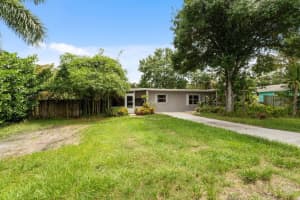 1048 Sw 36th Terrace, Palm City