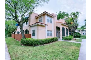 549 Racquet Club Road 31, Weston, FL 33326 - MLS#R11107839