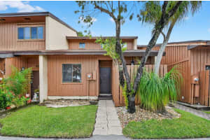 4169 S Pine Island Road, Davie