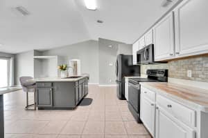 933 SE Caravan Avenue, Port Saint Lucie, FL 34983 Sold 08/20/25