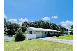 1118 SW 10th Avenue, Okeechobee, FL 34974 Sold 09/05/25