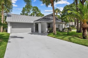5757 Peachwood Court, Jupiter
