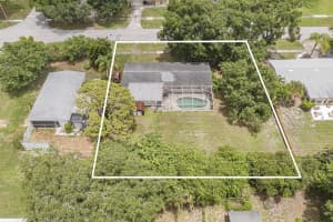 2185 32nd Avenue, Vero Beach, FL 32960 - MLS#R11108099