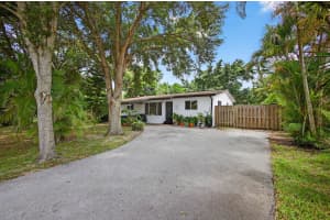 847 Belmont Drive, West Palm Beach, FL 33415 Sold 09/16/25