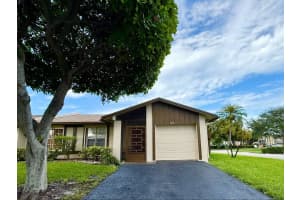 5496 Viburnum Circle, Delray Beach