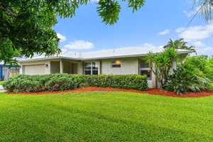 2060 NE Hoya Calle, Jensen Beach, FL 34957 Sold 09/10/25