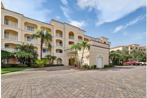 18 Harbour Isle Drive W 203, Hutchinson Island, FL 34949 - MLS#R11108306