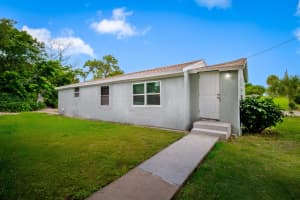 428 N 22nd Street, Fort Pierce, FL 34950 - MLS#R11108338