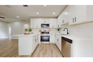 426 S L Street, Lake Worth Beach, FL 33460 Sold 08/29/25
