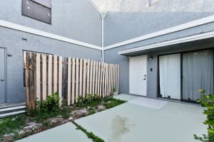 4 Crossings Circle D, Boynton Beach, FL 33435 Sold 10/27/25