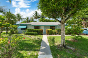 212 SW 10th Street, Delray Beach, FL 33444 Sold 11/14/25