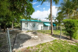 212 SW 10th Street, Delray Beach, FL 33444 Sold 11/14/25