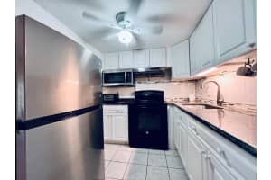 319 Norwich N, West Palm Beach, FL 33417 - MLS#R11108461