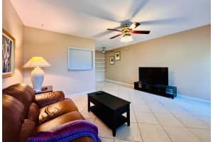 319 Norwich N, West Palm Beach, FL 33417 - MLS#R11108461