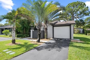 92 Conaskonk Circle, Royal Palm Beach, FL 33411 Sold 08/15/25