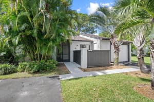 92 Conaskonk Circle, Royal Palm Beach, FL 33411 Sold 08/15/25
