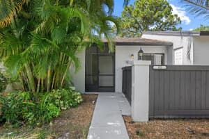 92 Conaskonk Circle, Royal Palm Beach, FL 33411 Sold 08/15/25